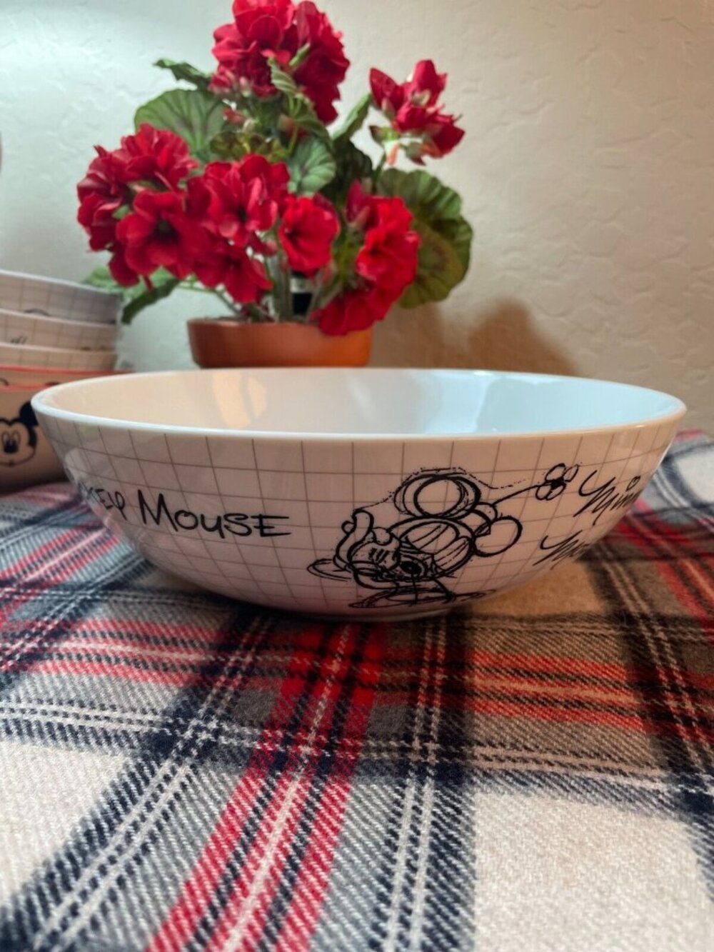 DISNEY Mickey Mouse Sketch Book Serving Bowl 9.5"  Minne GOOFY Donald Duck